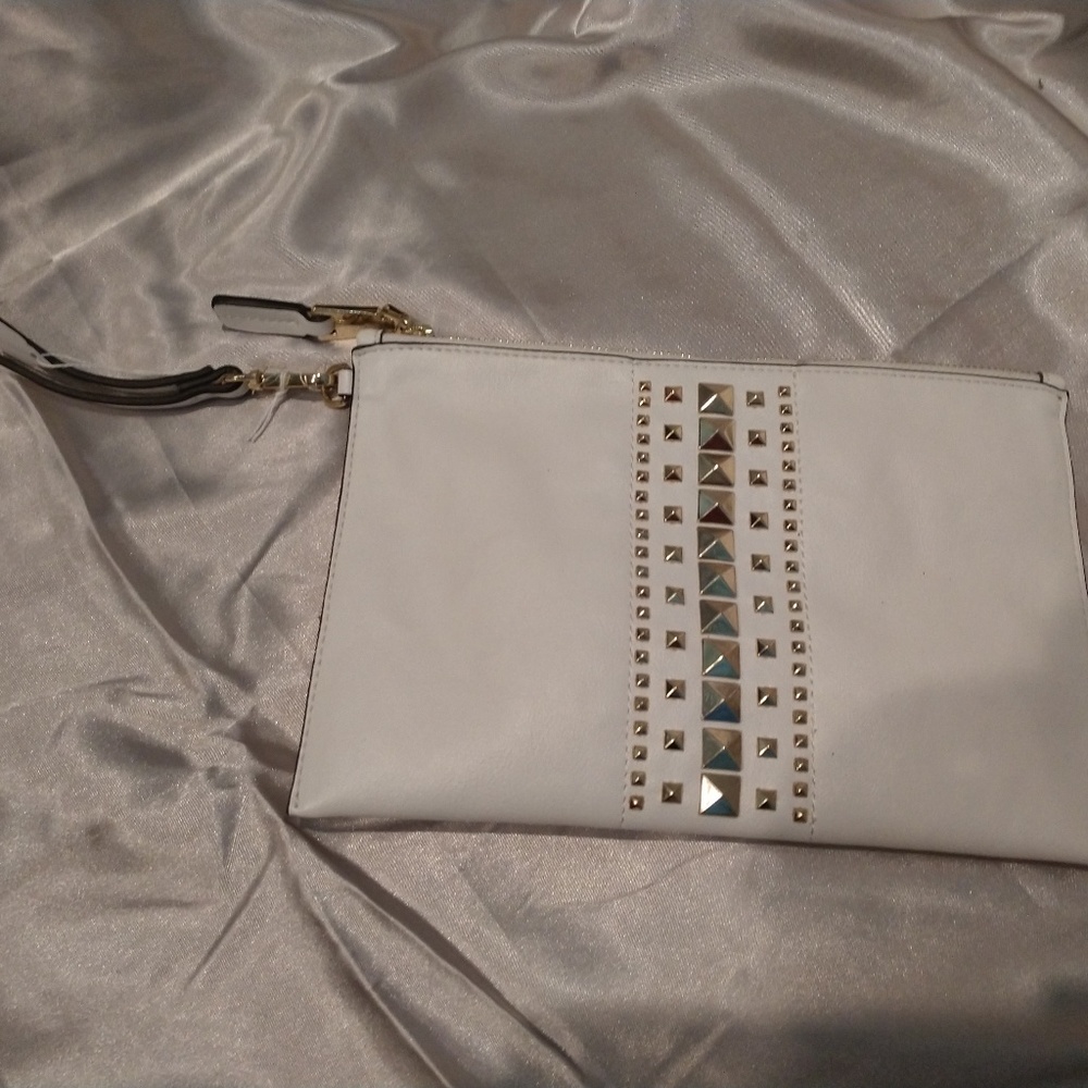 INC INTERNATIONAL CONCEPTS SMALL MOLYY PARTY POUCH